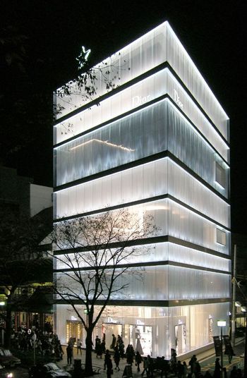 Kazuyo Sejima. SANAA. Edificio Christian Dior, un día